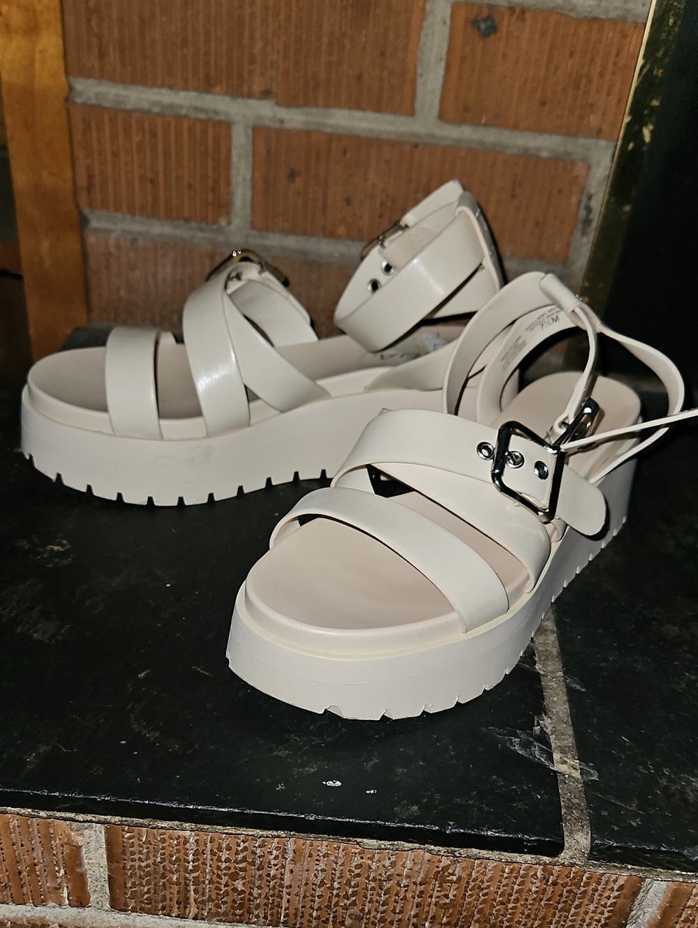 Soda Cream Platform Strappy Buckle Sandals